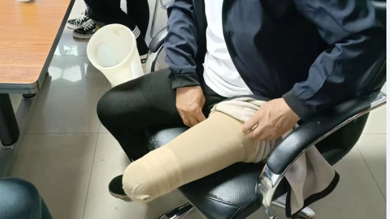 來自烏蘭察布市的膝離斷假肢客戶